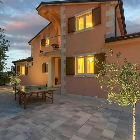 Viki Holiday home *