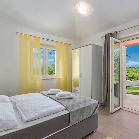 Holiday home Viki
